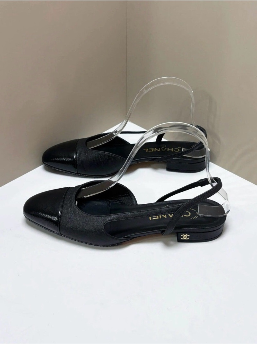 CHANEL Black Leather Slingback Flats with Gold CC Accent